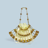Mini sac à cocktail creux en métal tissé avec décorations en diamant doré et poignée à la main
